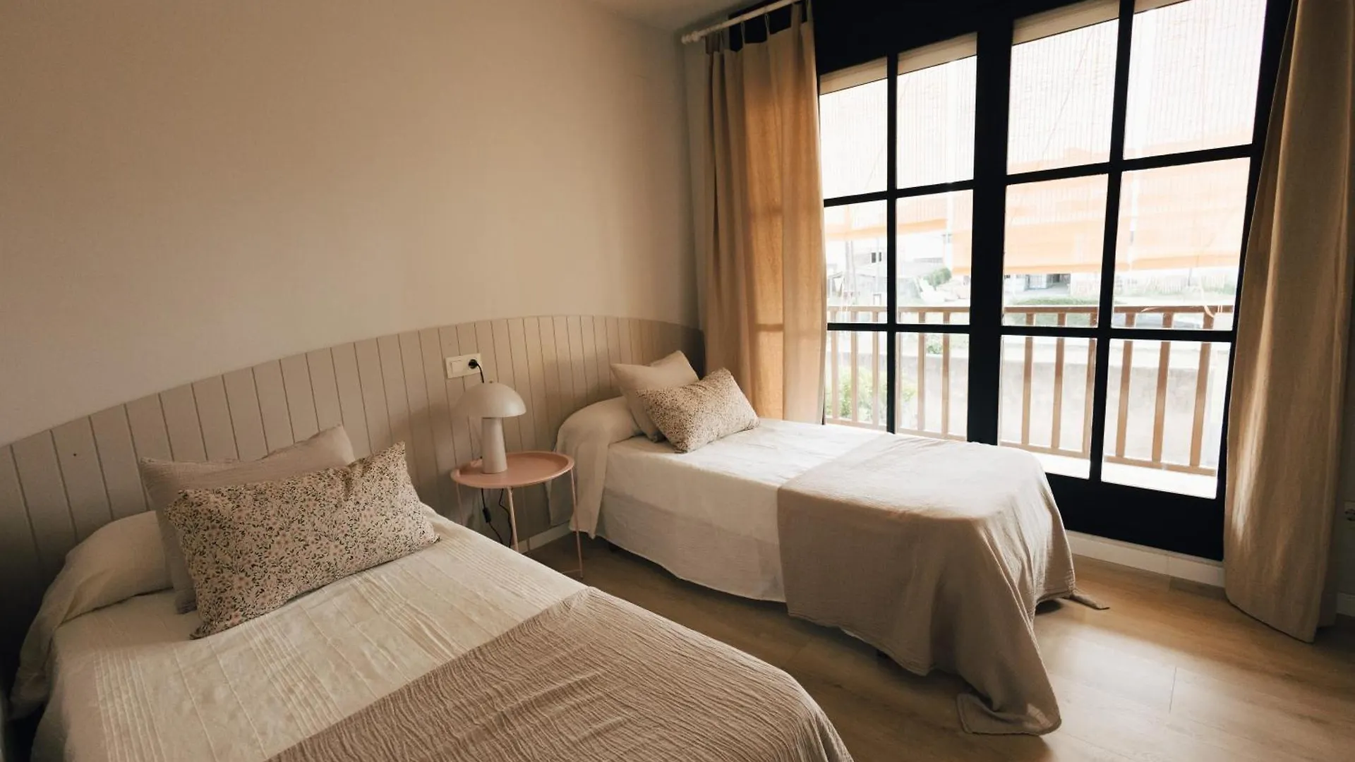 Apartment With Air Conditioning And Communal Pool L'Escala 0*,  Spain